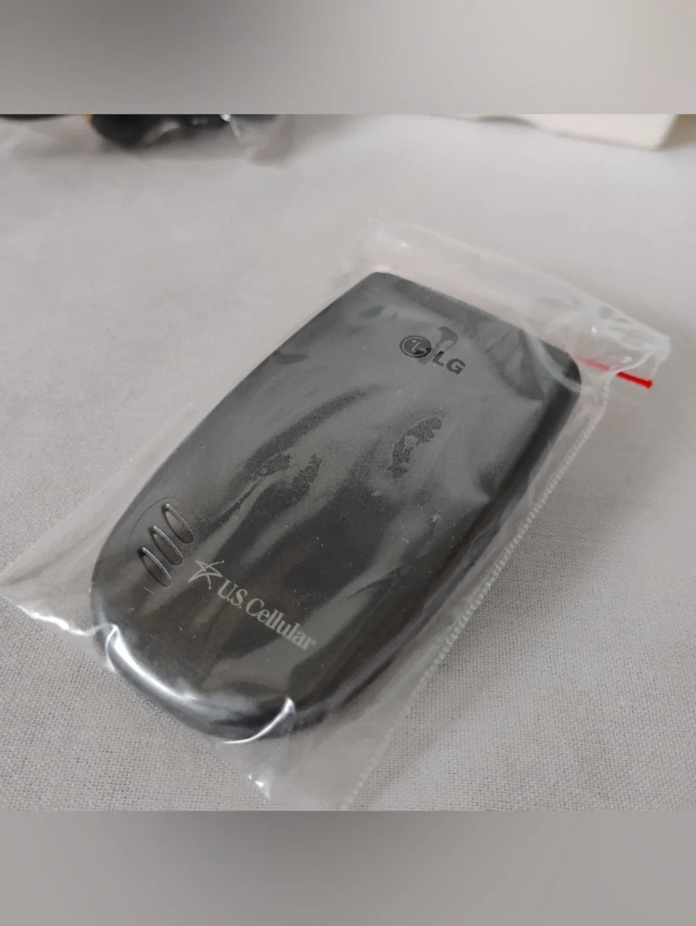 (NO PHONE) LG UX3300 US Cellular Empty Box + Clip Holster Headphones & Cover